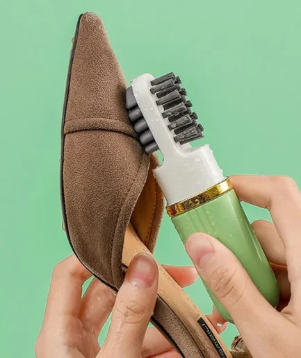 Multifunction Travel Portable Liquid Spray, 2-Sided Rubber Polish Eraser with Soft Bristle Brush (Random color)
